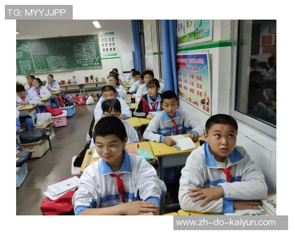 《梦想与荣耀:一位足球传奇的崛起与奋斗历程》 《梦想与荣耀:一位足球传奇的崛起与奋斗历程》