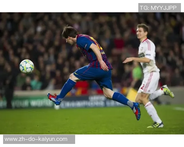 以梅西为例探讨足球明星如何通过技巧将足球牢牢定住的独特能力 以梅西为例探讨足球明星如何通过技巧将足球牢牢定住的独特能力